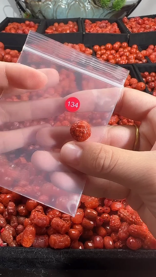 颈饰未镶嵌南红玛瑙1