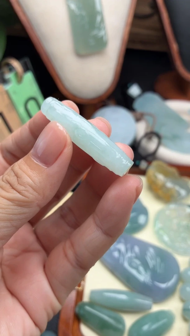 颈饰未镶嵌翡翠颈饰 未镶嵌 翡翠
