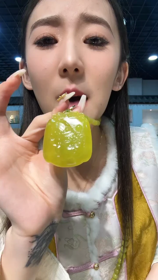 【闪购商品】岫玉颈饰未镶嵌朝鲜黄妈妈链财神一套