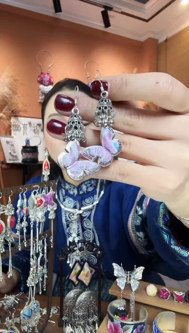 【闪购商品】刺绣纯手工民族风耳环