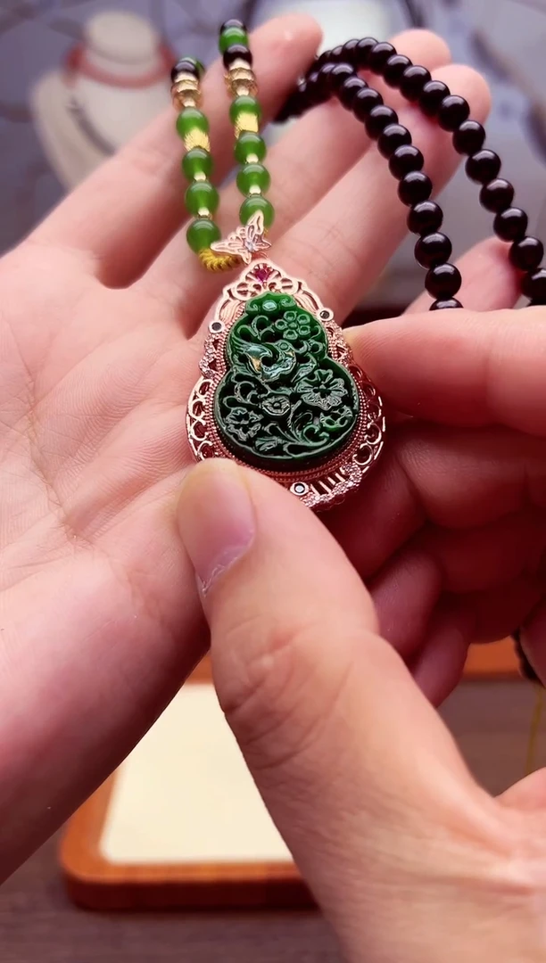 翡翠14K金镶嵌颈饰X01