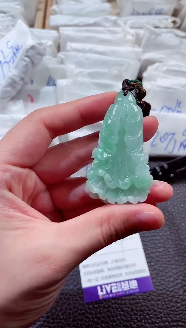 翡翠未镶嵌颈饰00000023