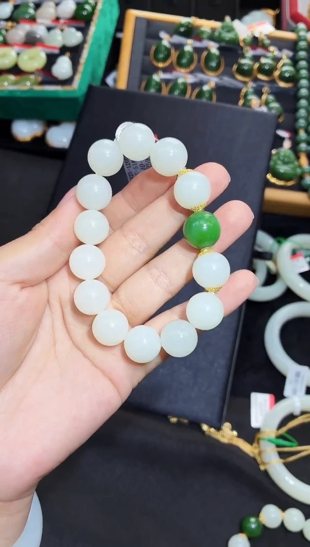 18K金镶嵌手串和田玉14MM 多样性发一