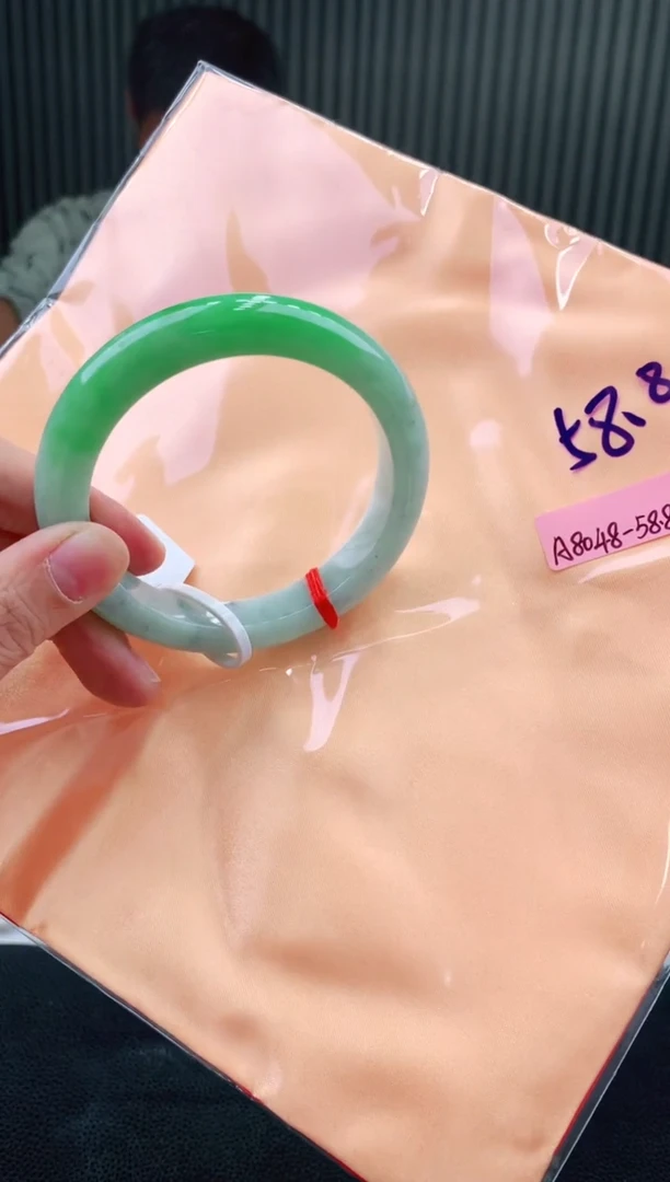 未镶嵌手镯翡翠58+