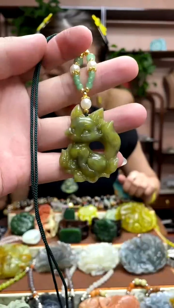 未镶嵌岫玉吊坠·4