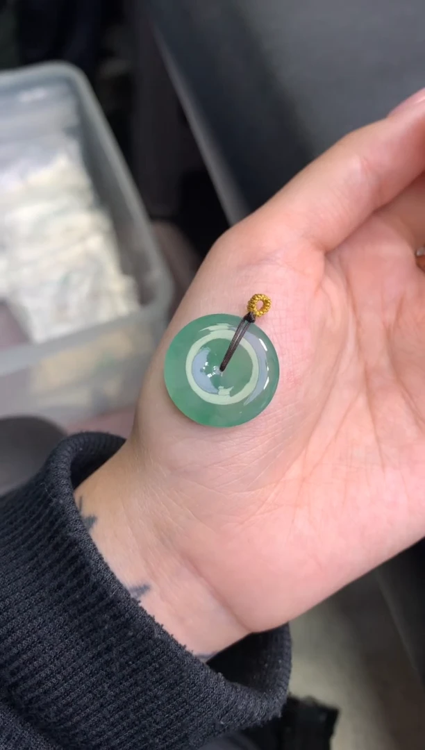 未镶嵌挂件翡翠48小时鉴赏期 退货不扣服务费