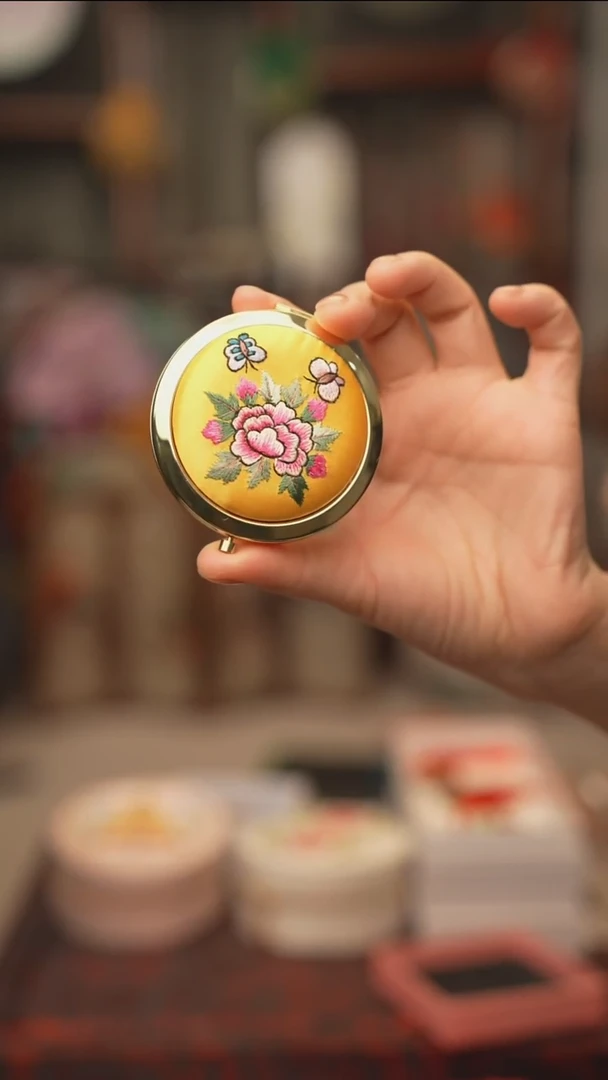 扇子绣花吊坠非遗