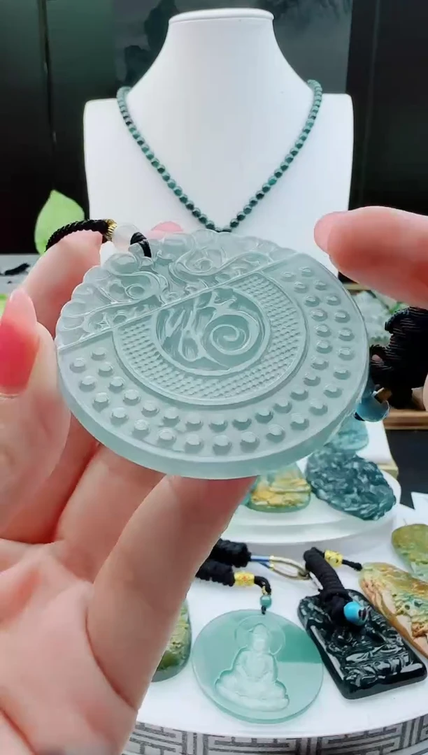 【闪购商品】翡翠颈饰未镶嵌多样性随机一件发货