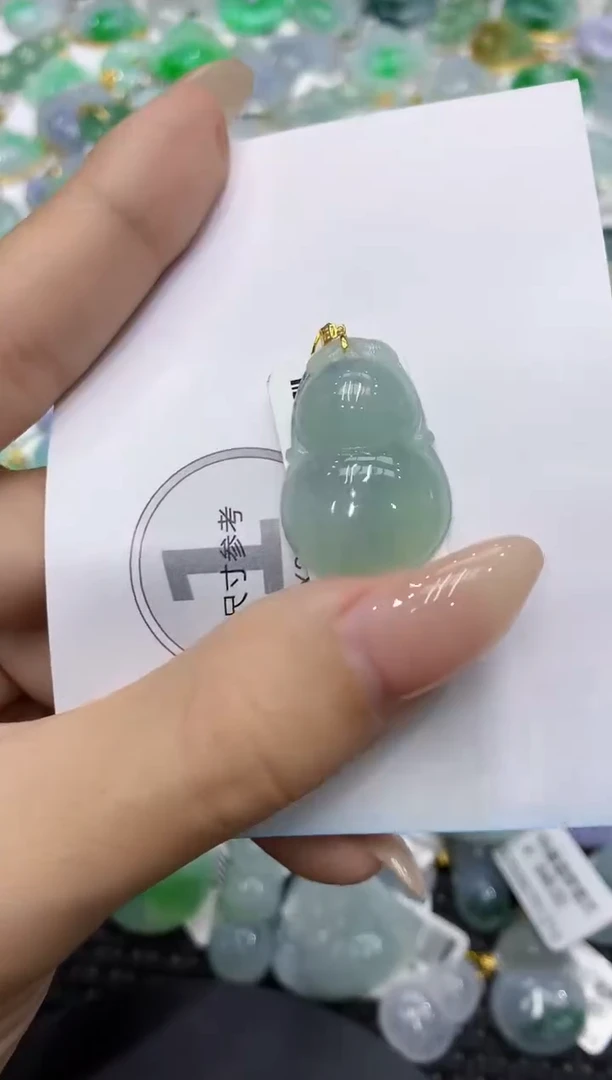 颈饰18K金镶嵌翡翠111111111111