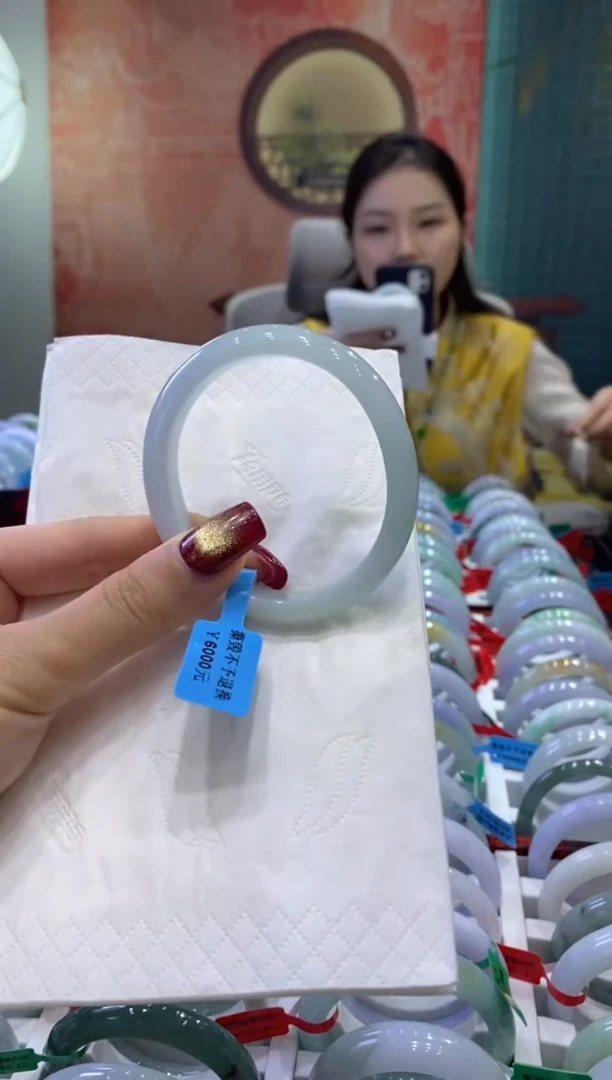 【闪购商品】翡翠手镯未镶嵌多人07149