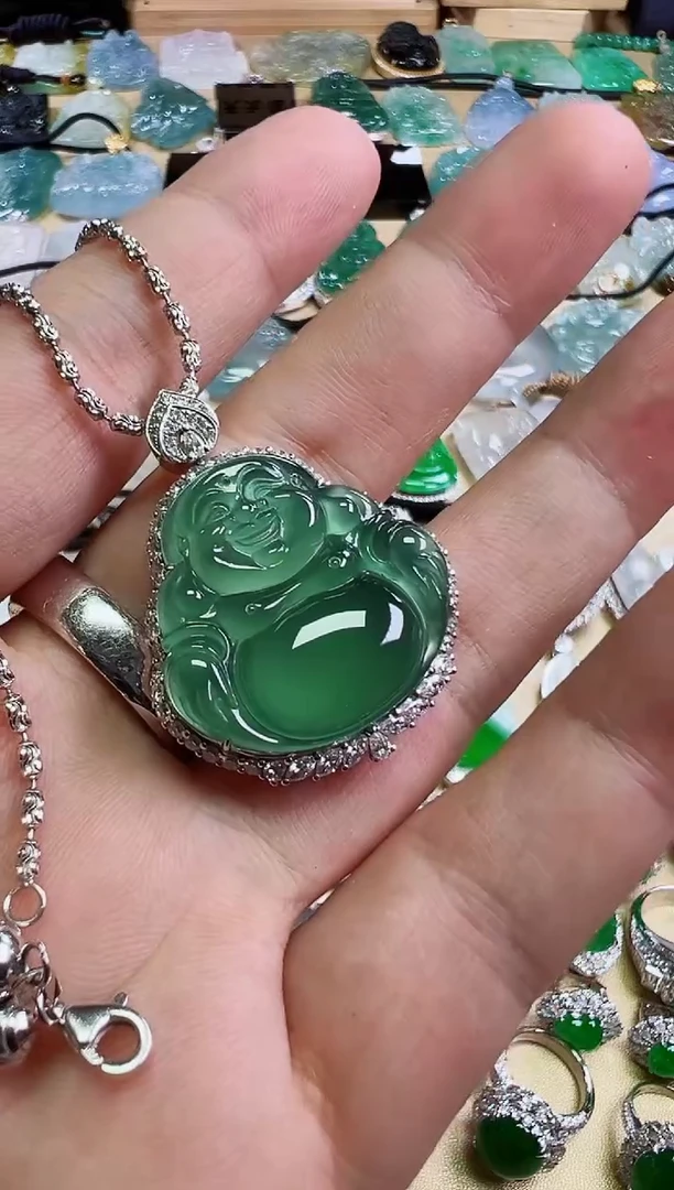 翡翠18K金镶嵌颈饰天然缅甸翡翠