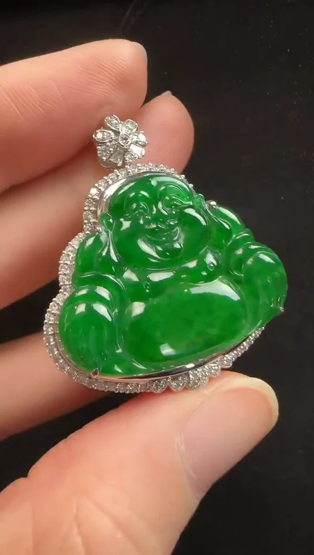 颈饰18K金镶嵌翡翠535玉佛一个