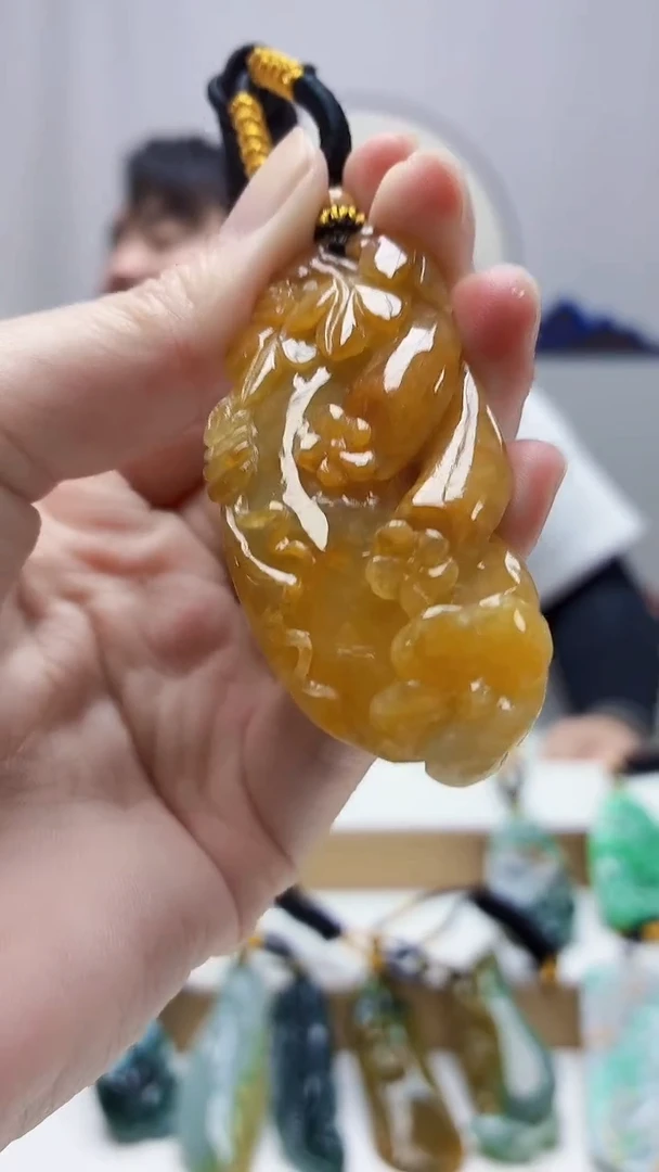 未镶嵌定制翡翠5060zm-毛货挂件30