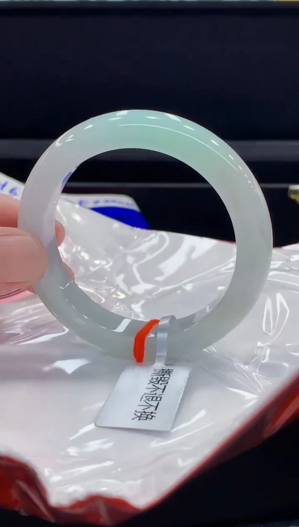 未镶嵌手镯翡翠翡翠手镯
