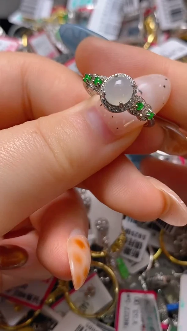 银S925镶嵌戒指翡翠百内无证书