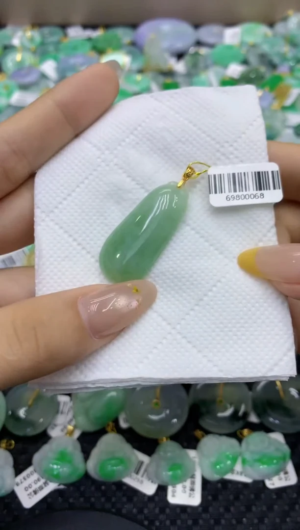 颈饰未镶嵌翡翠天然缅甸翡翠A货