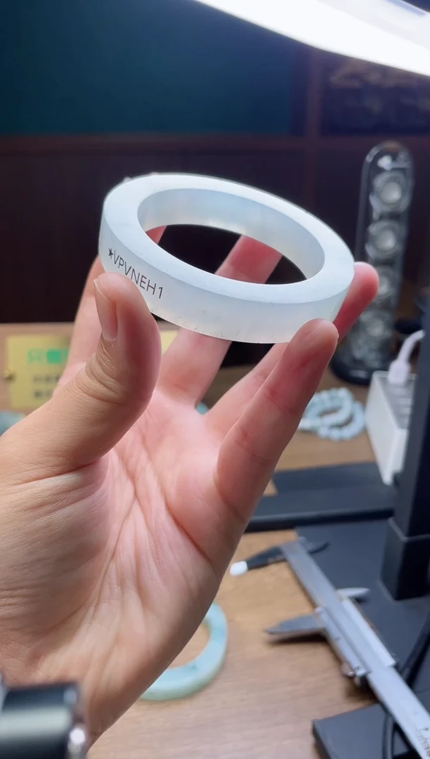 未镶嵌手镯定制翡翠蘑****.定制