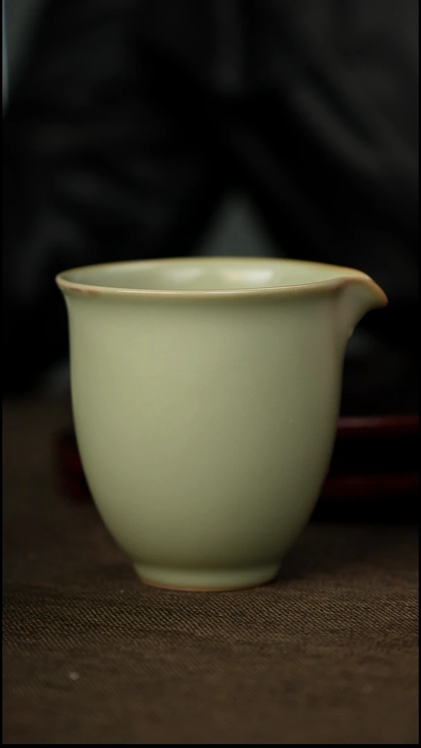 微微瑕 粉青 公道杯 无底款