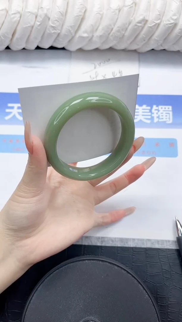 未镶嵌手镯石英质玉70-56