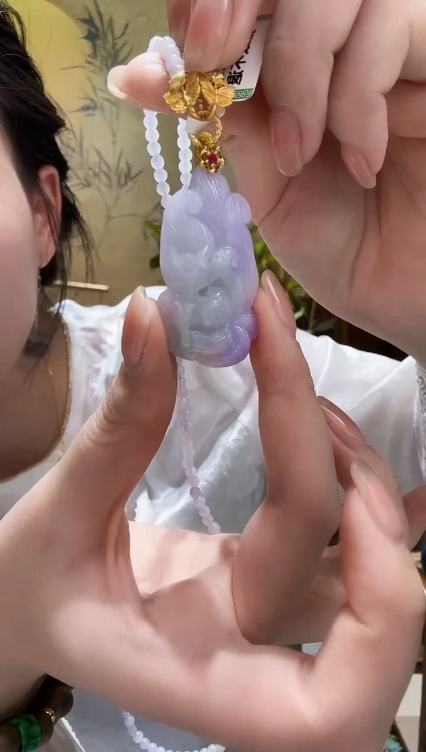 颈饰未镶嵌翡翠吊坠