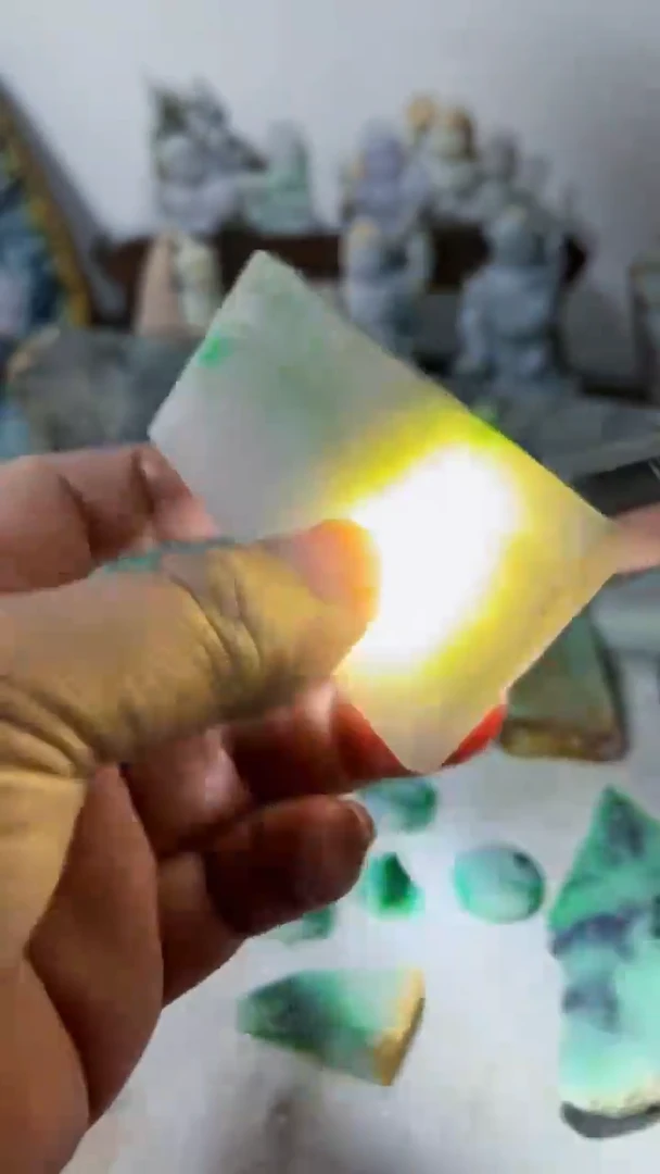 【闪购商品】翡翠吊坠(不含链)未镶嵌A315