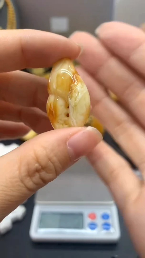 未镶嵌琥珀珠宝奇石1133