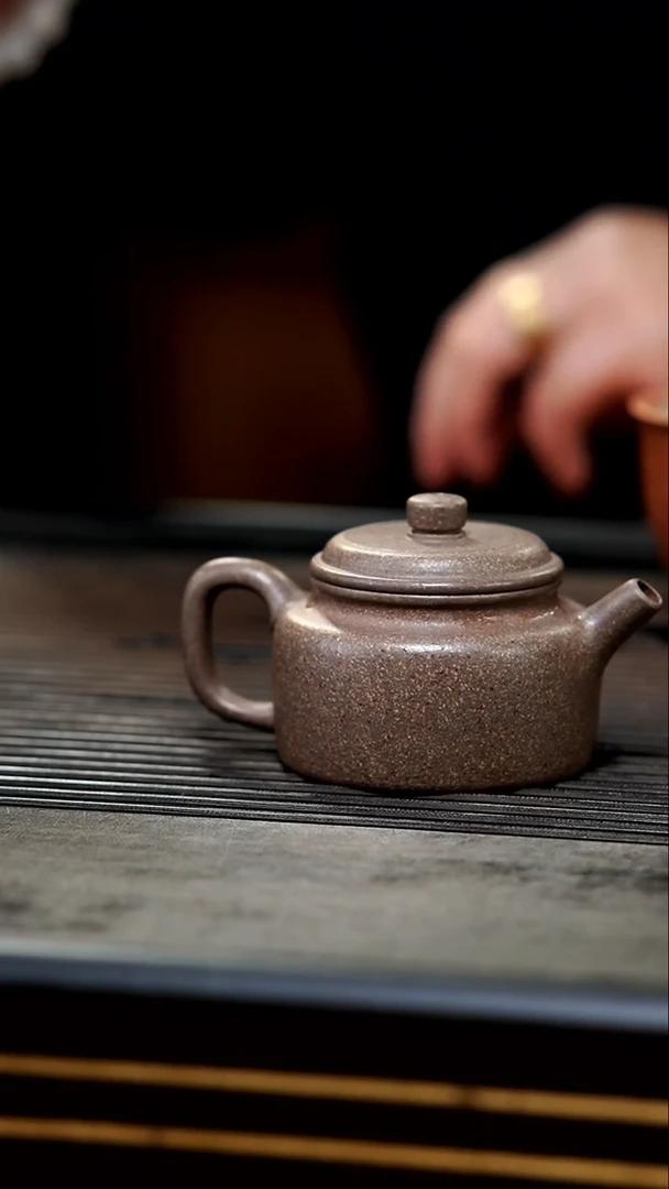 【闪购商品】紫砂茶壶01-全手青降坡小德钟130cc