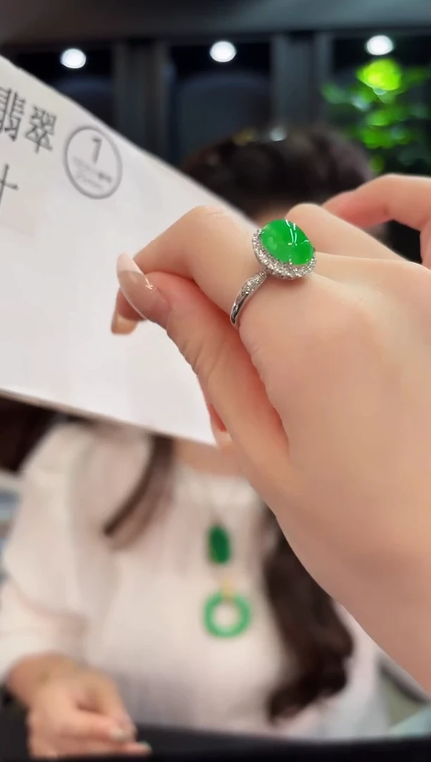 18K金镶嵌戒指翡翠 缅料A货/支持复检/一件
