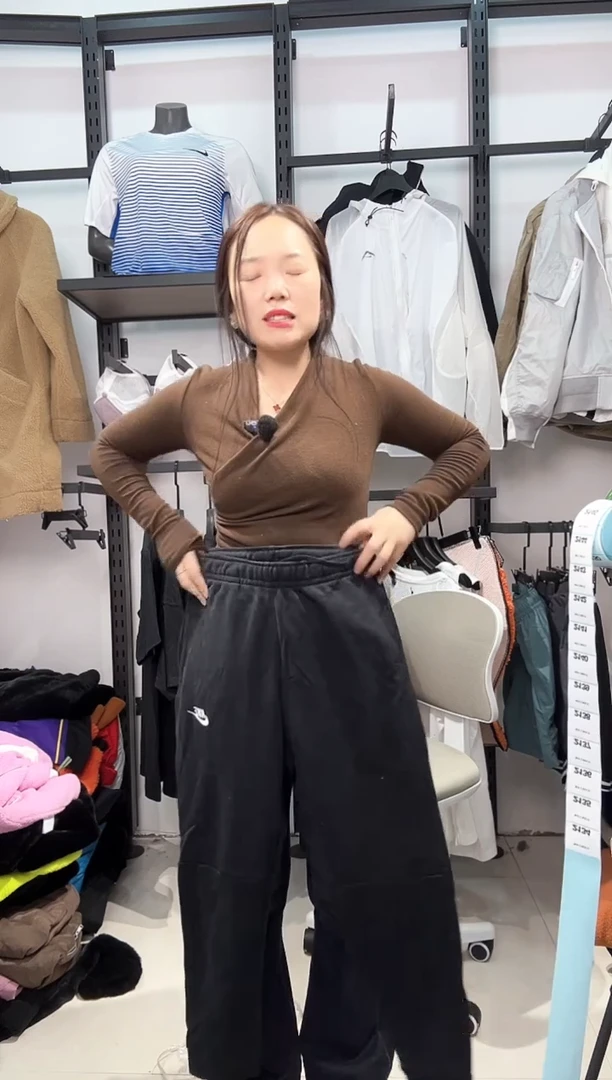 2134  编码  瑕疵直播间过款为准 尺码L