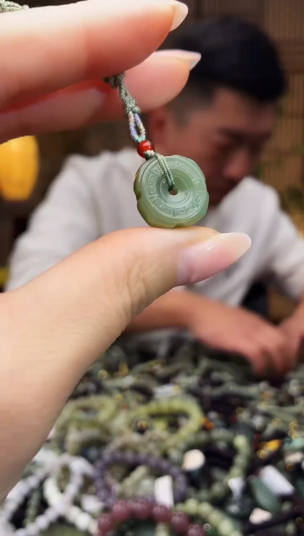 颈饰未镶嵌和田玉多样性发货，拍一发一