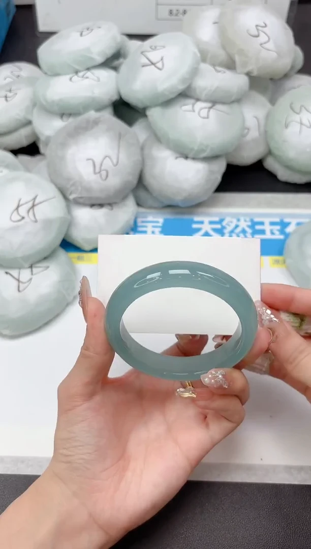 未镶嵌手镯石英质玉254-58.3