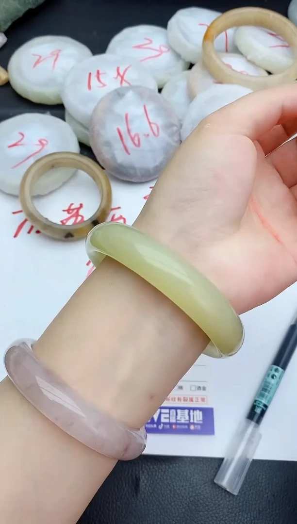 石英质玉手镯未镶嵌155+62/63