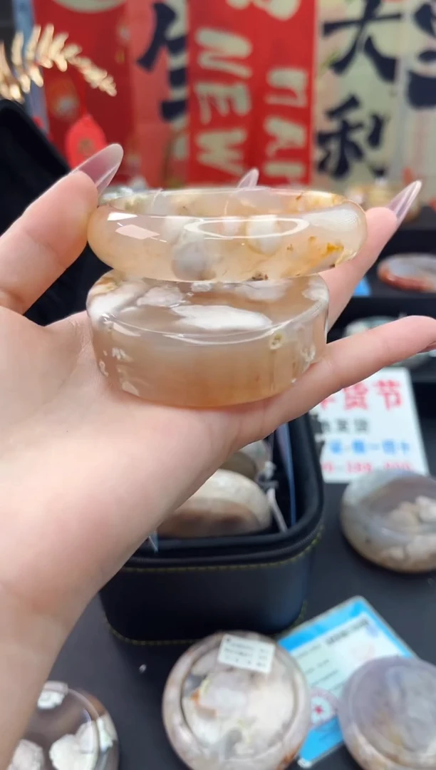 【闪购商品】石英质玉手镯未镶嵌赠送镯心（63圈口）