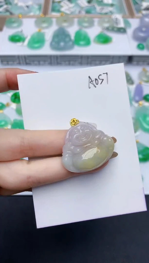 翡翠18K金镶嵌颈饰天然缅甸翡翠A货
