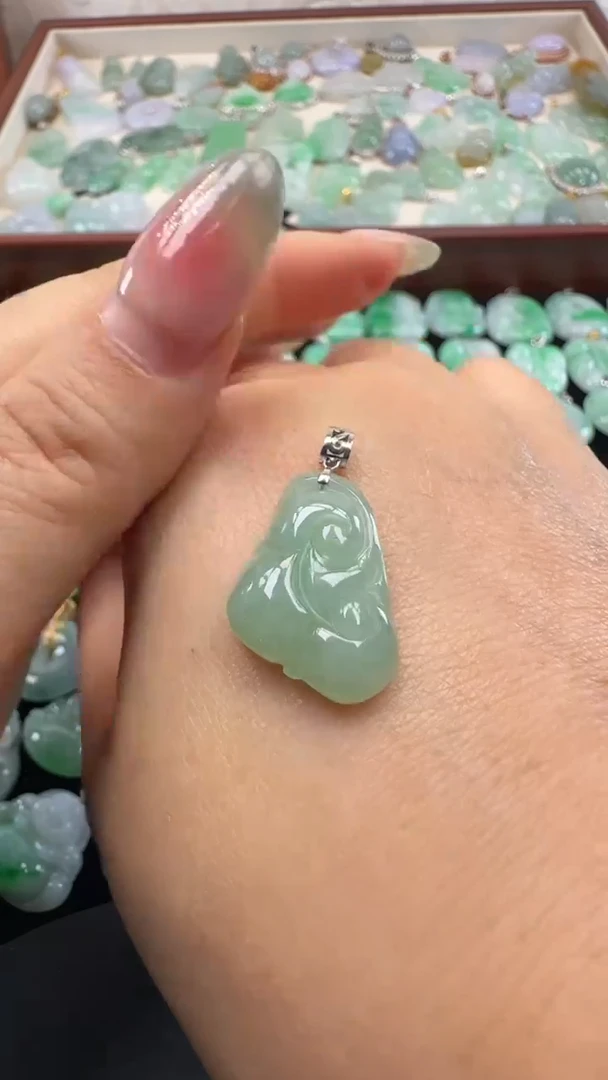 吊坠(不含链)18K金镶嵌翡翠如意