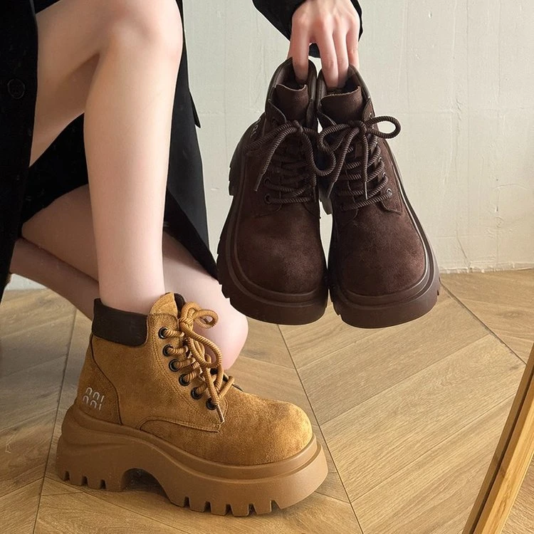 英伦风马丁靴女2025秋冬新款复古厚底靴子百搭工装大黄靴初秋短靴