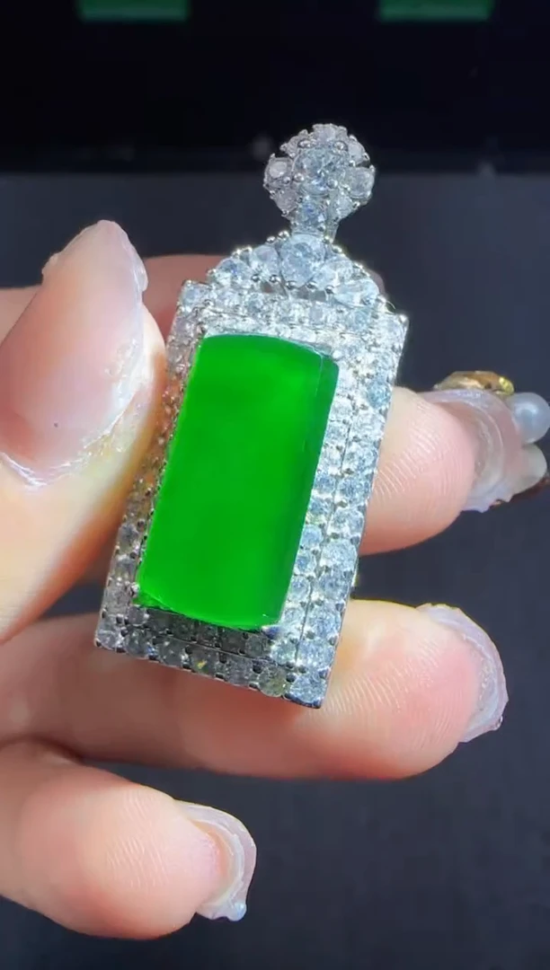 未镶嵌定制翡翠翡翠吊坠137