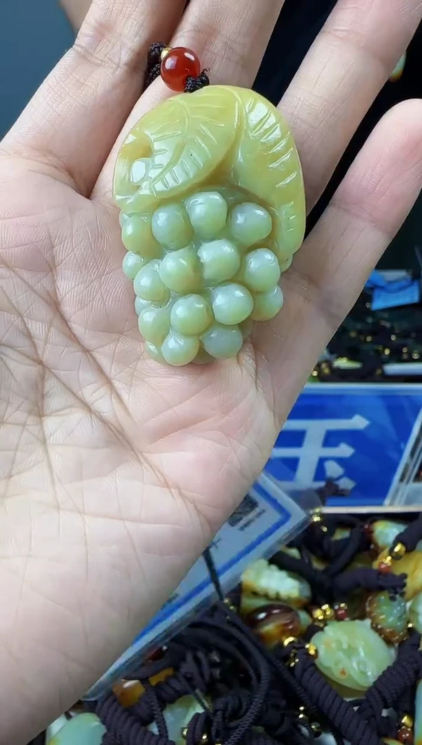 和田玉未镶嵌颈饰1