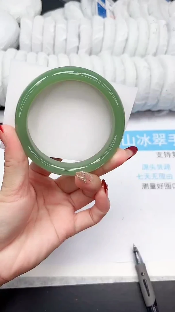 未镶嵌手镯石英质玉31-58.3BQ