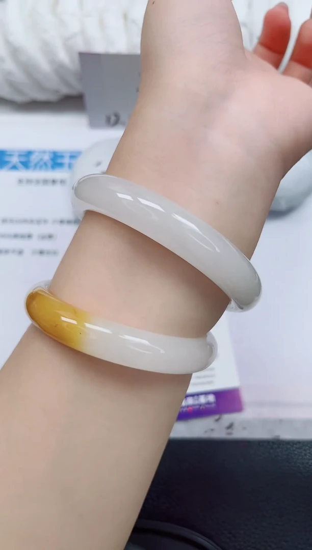 未镶嵌手镯石英质玉126-60/61