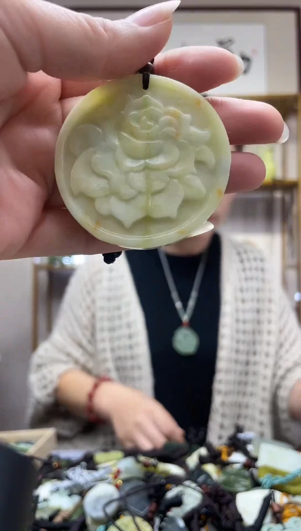 未镶嵌岫玉吊坠·