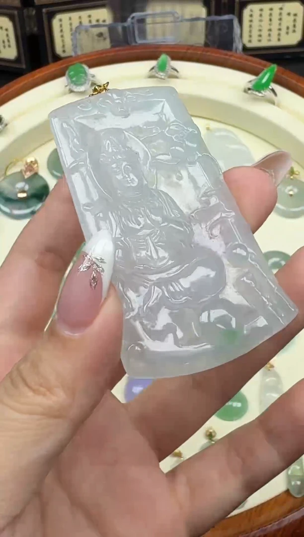 颈饰18K金镶嵌翡翠1980