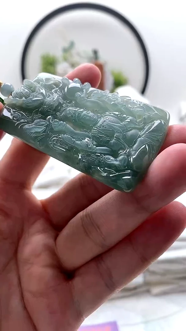 颈饰未镶嵌翡翠千手观音