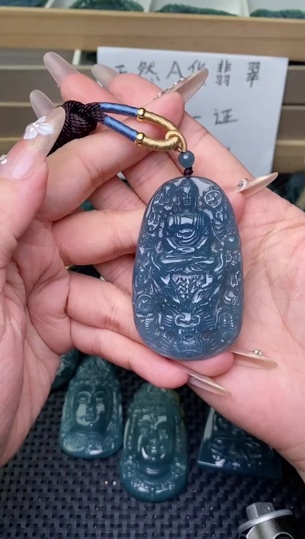 翡翠未镶嵌颈饰