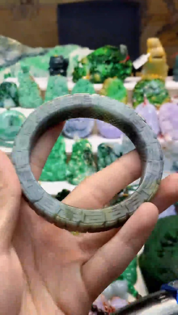 颈饰未镶嵌翡翠天然A货翡翠65圈口