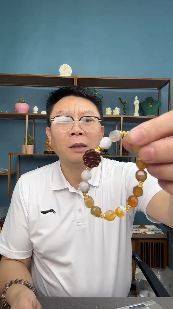 未镶嵌吊坠(赠链)琥珀微瑕介意勿拍45