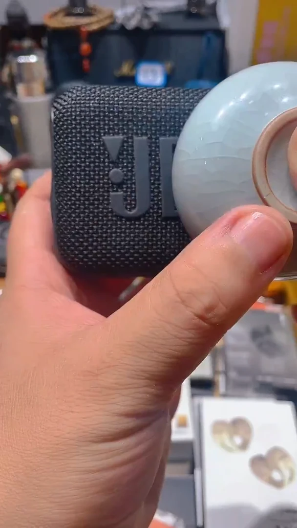 瓷片闪购商品 如图所示