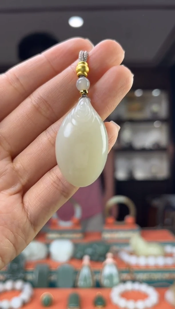 和田玉未镶嵌颈饰佩佩