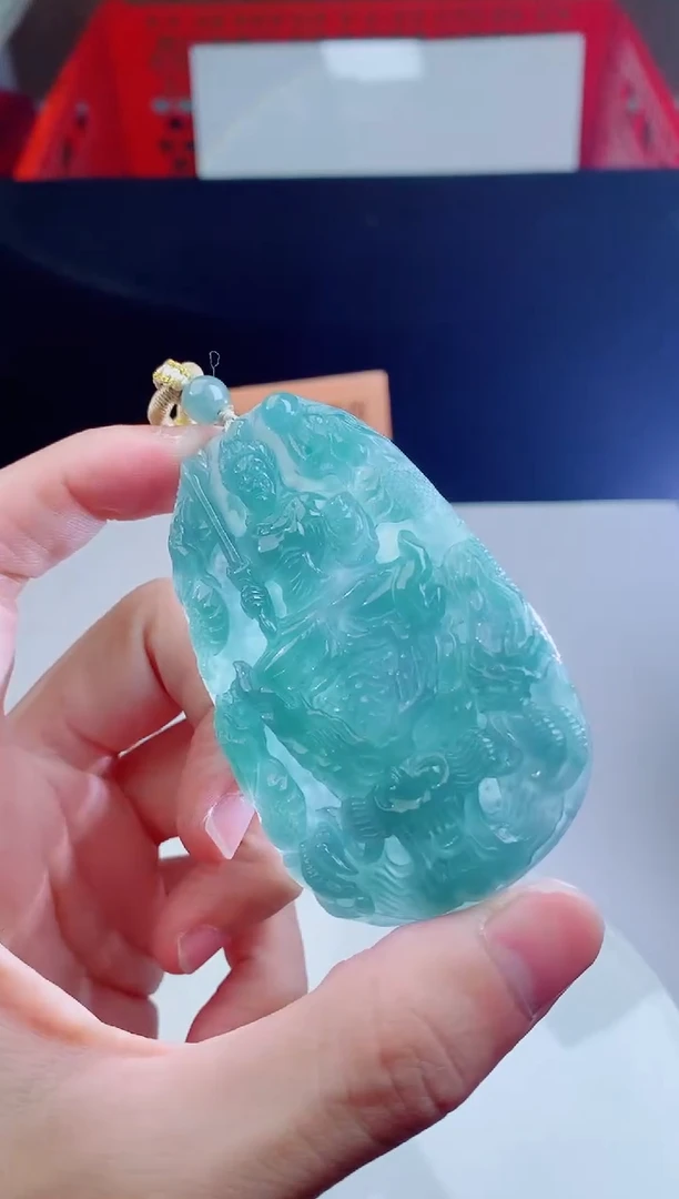 颈饰未镶嵌翡翠   ·