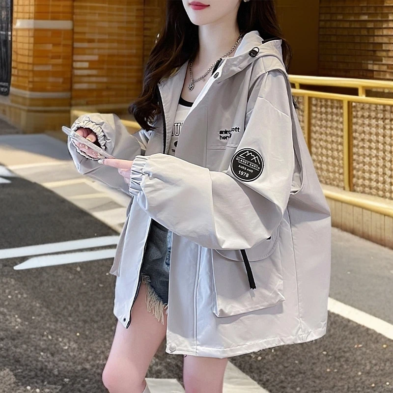 美式冲锋衣外套女2025春秋新款设计感宽松大码学生连帽工装夹克潮